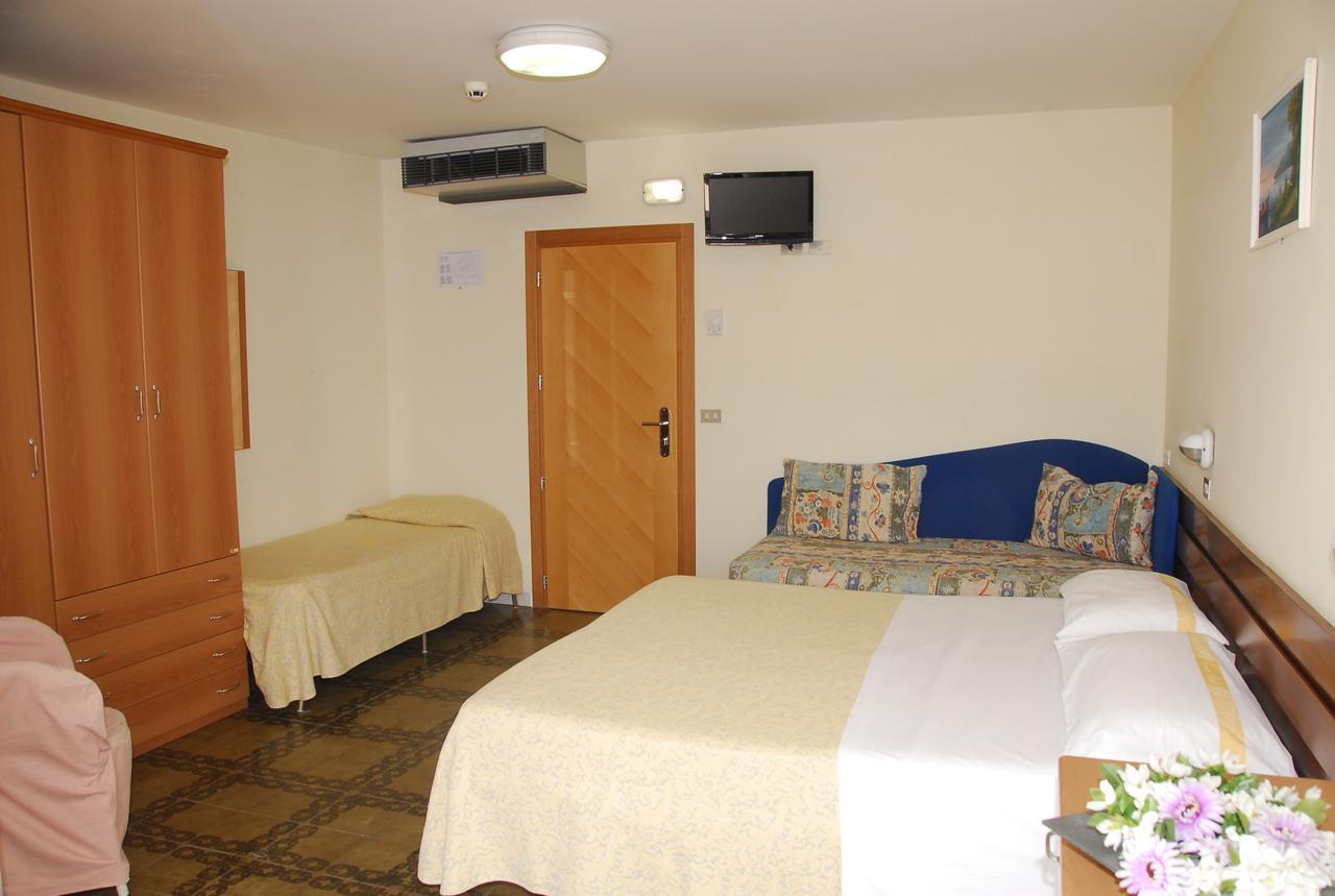 Hotel Nettuno Cattolica Exterior photo