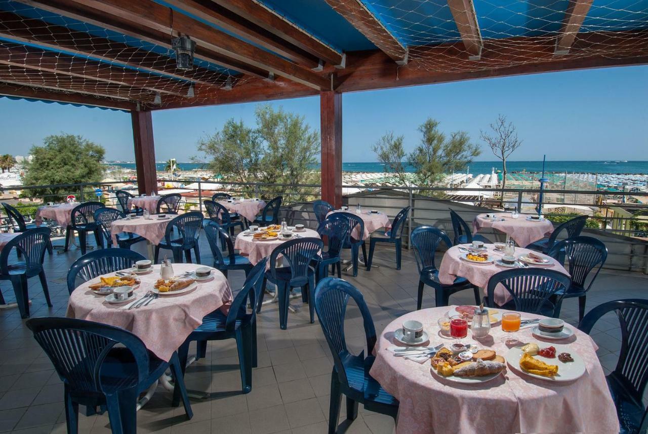 Hotel Nettuno Cattolica Exterior photo