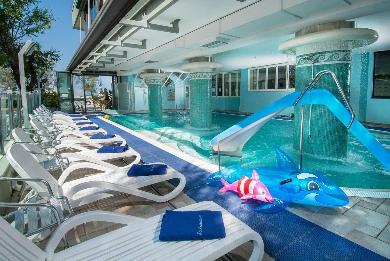 Hotel Nettuno Cattolica Exterior photo