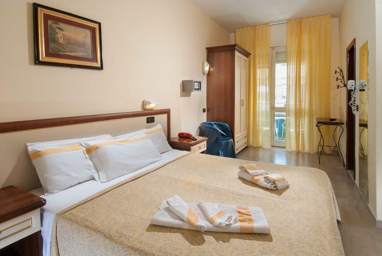 Hotel Nettuno Cattolica Exterior photo